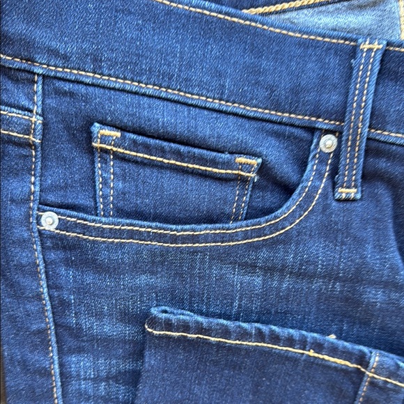 Levi's Women’s 311 Shaping Skinny Jeans Dark Wash like new size 27 - Picture 13 of 13